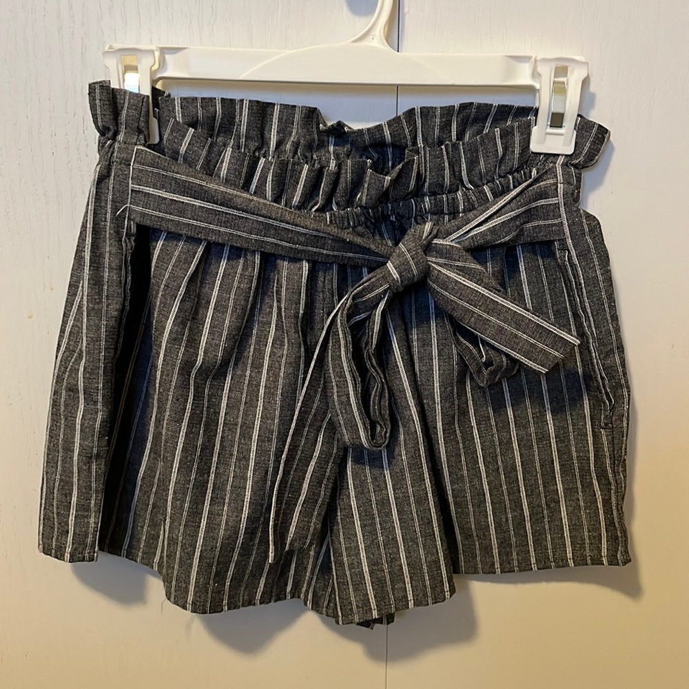 Small gray LoveTree high waist shorts with pockets and front tie.